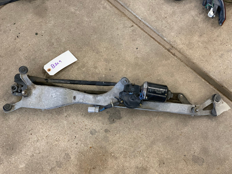 SC Lexus Windshield Wiper Assy complete w/motor